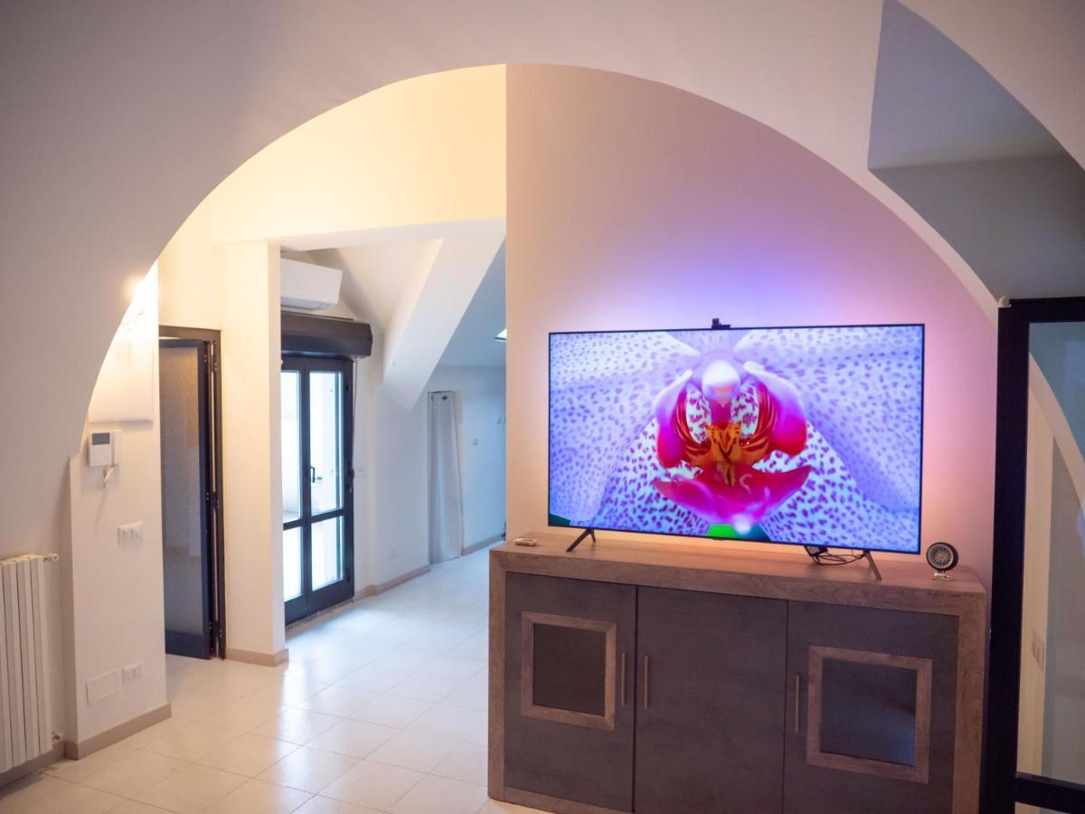 Comfy Penthouse Apartment มิลาน ภายนอก รูปภาพ