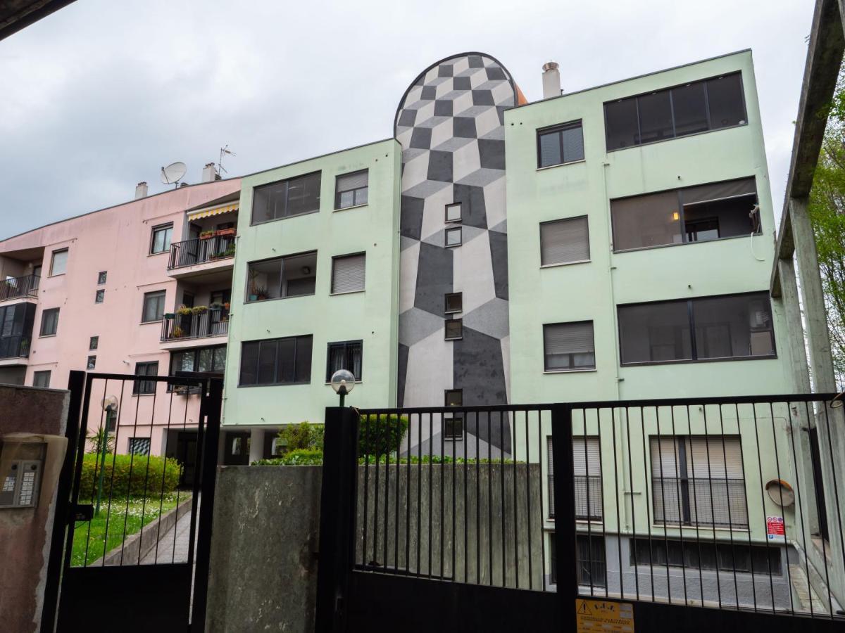 Comfy Penthouse Apartment มิลาน ภายนอก รูปภาพ