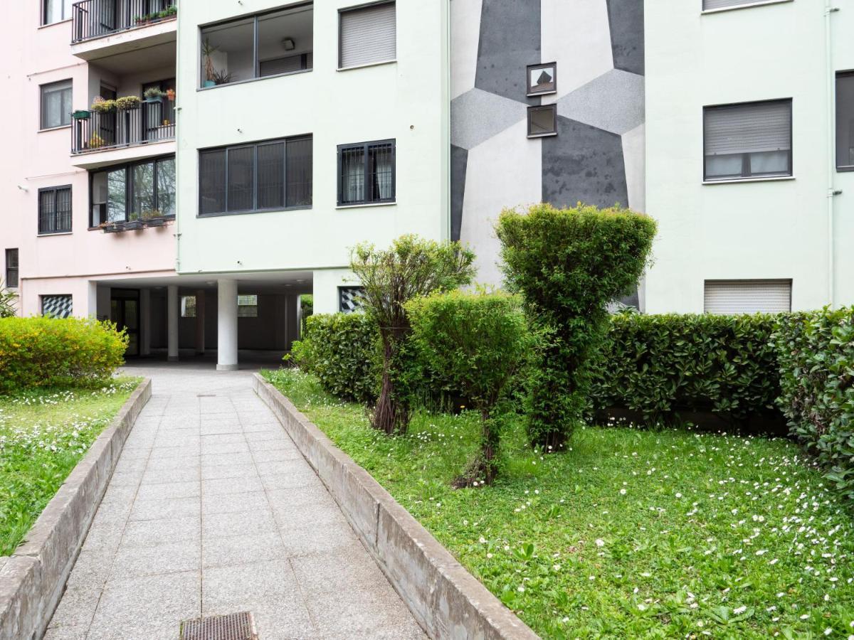 Comfy Penthouse Apartment มิลาน ภายนอก รูปภาพ