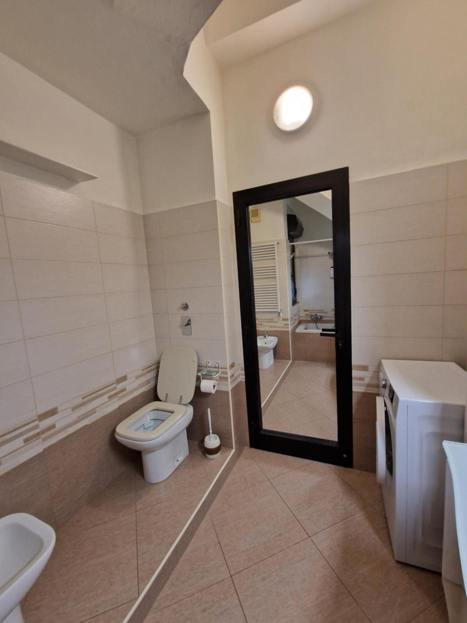 Comfy Penthouse Apartment มิลาน ภายนอก รูปภาพ